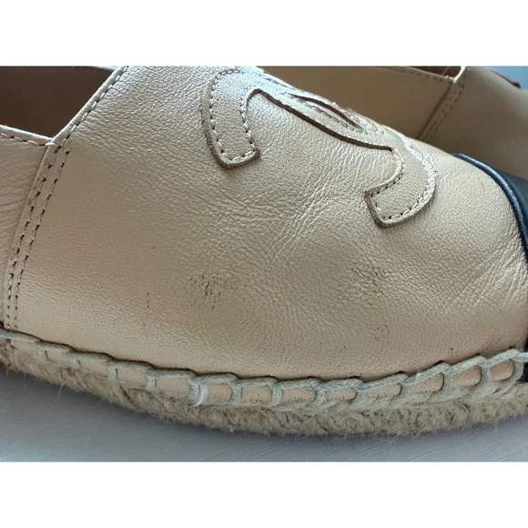 Chanel CC Espadrilles Beige Black Cap Toe Leather Flats Size 39 Lambskin - Picture 9 of 16